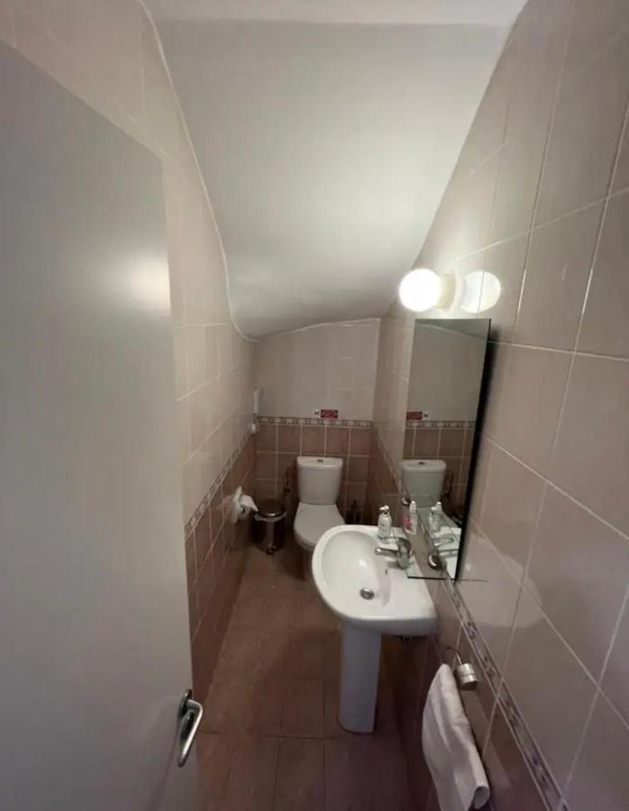 Marias Spacious Aparment Paphos ภายนอก รูปภาพ